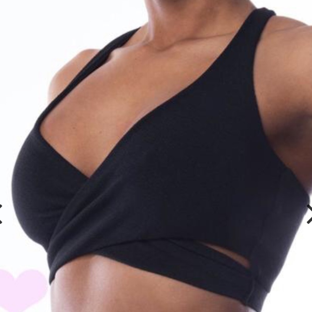 Brand new Cute booty lounge sports bra medium